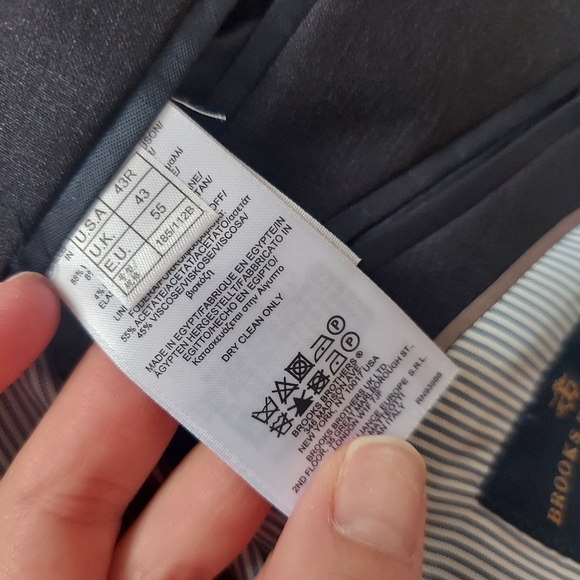 Brooks Brothers Fitzgerald fit 2 button coat - Picture 4 of 7